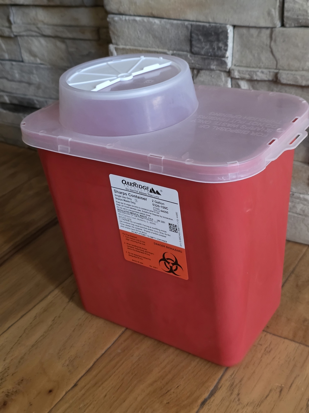 OakRidge Red Sharps 2 Gallon Container with Clear Lid.